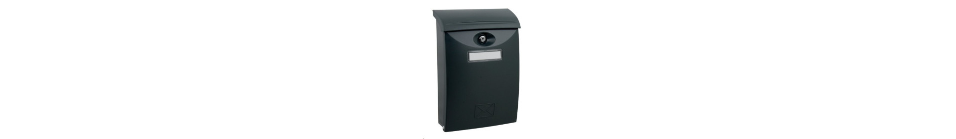 Műanyagból postaláda